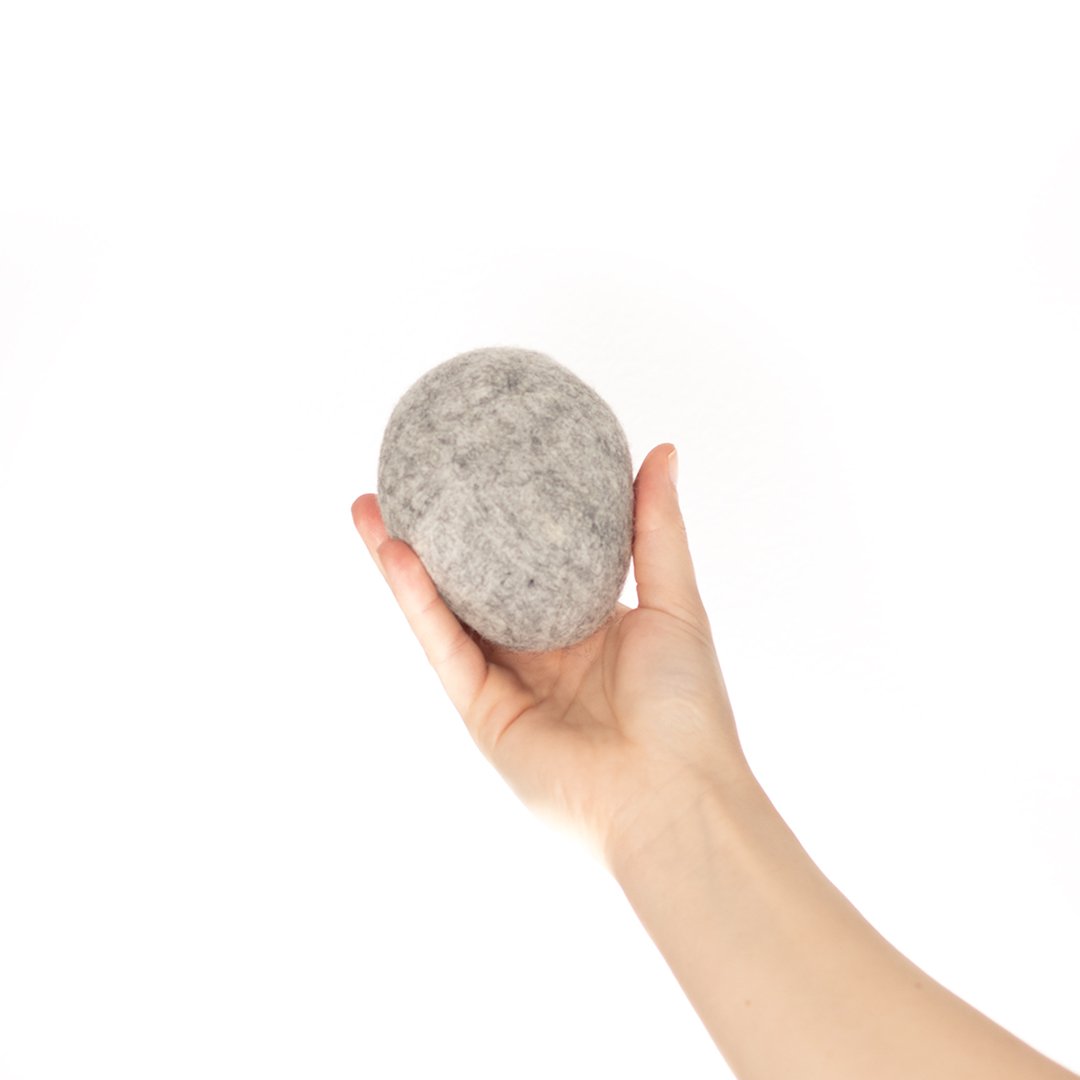 “Pebble” made of wool felt