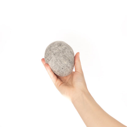 “Pebble” made of wool felt